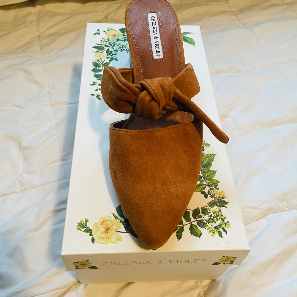 Brand New! Cute casual slip on